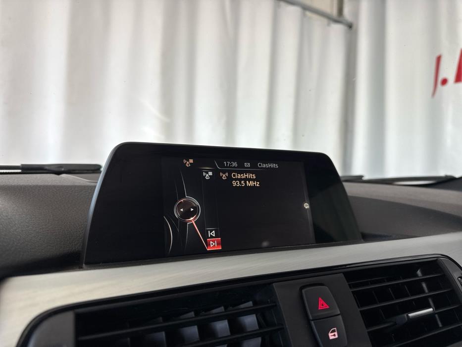 BMW 330 2017