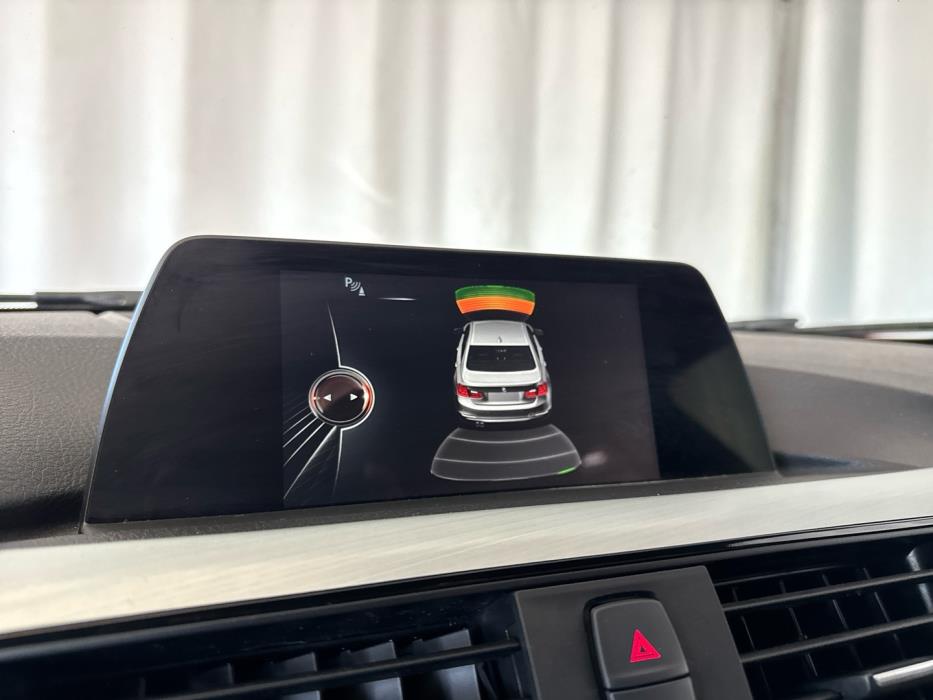 BMW 330 2017