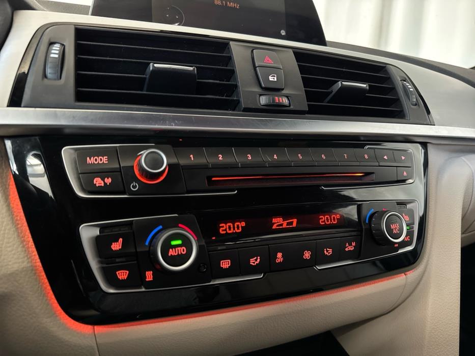 BMW 330 2017