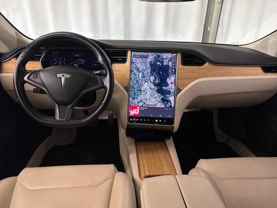 TESLA Model S 2018