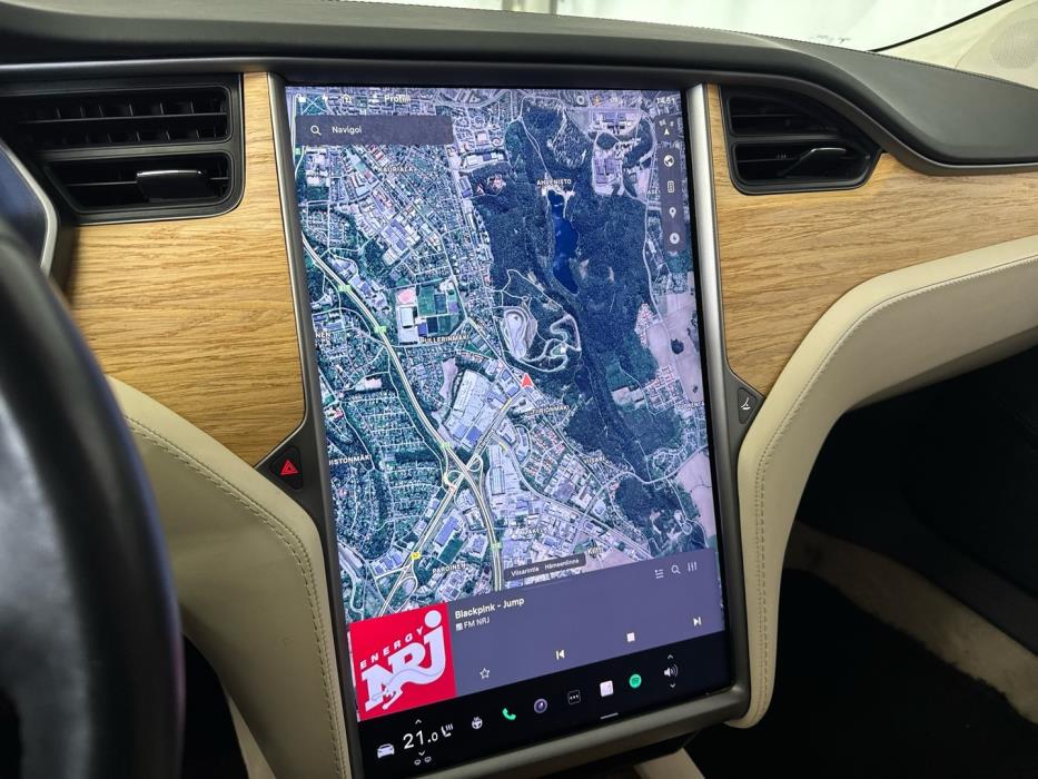 TESLA Model S 2018