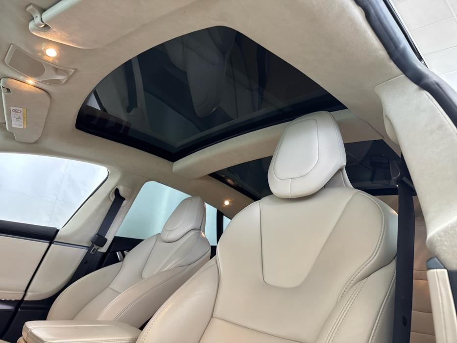 TESLA Model S 2018