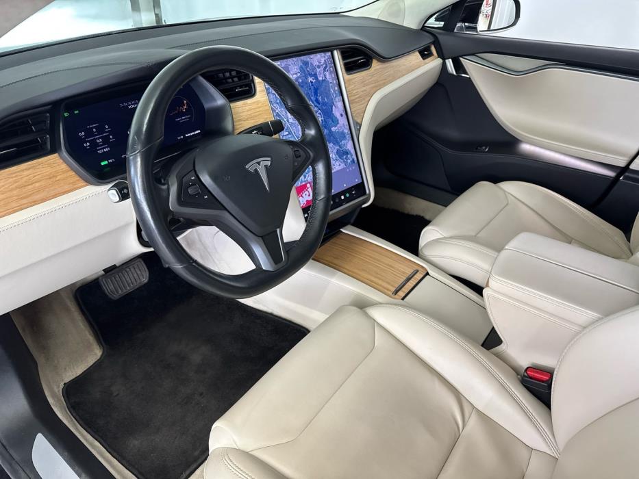 TESLA Model S 2018