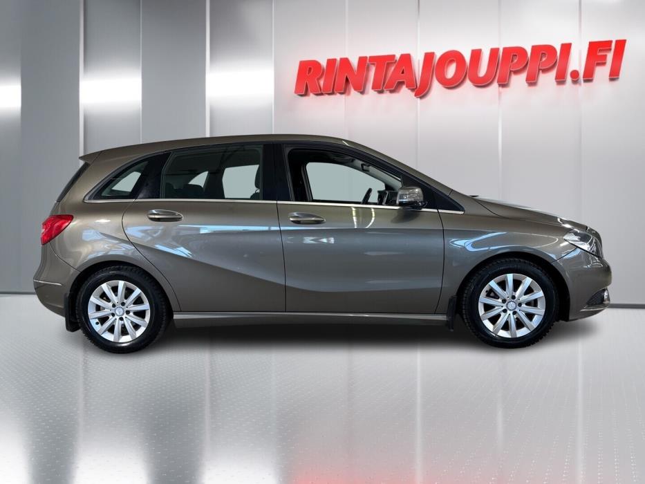 MERCEDES-BENZ B 2013