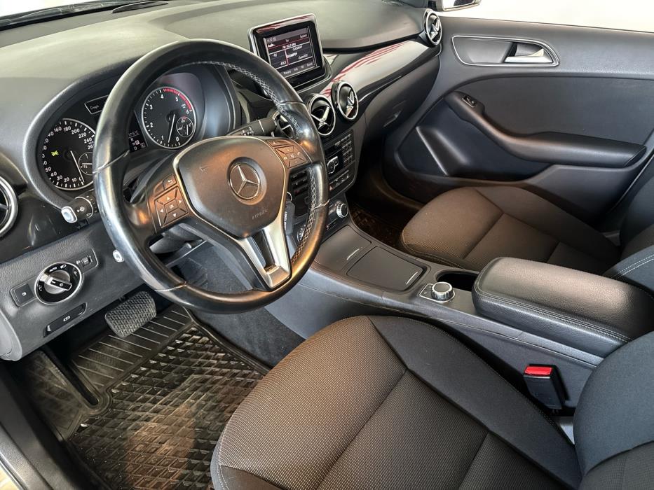 MERCEDES-BENZ B 2013