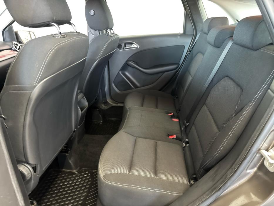 MERCEDES-BENZ B 2013
