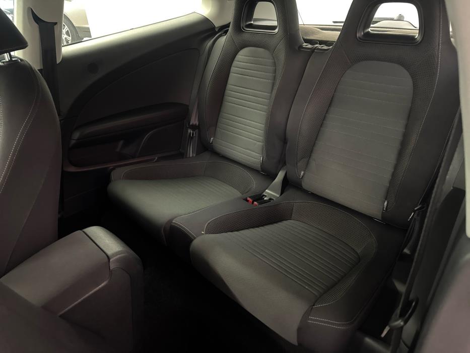 VOLKSWAGEN Scirocco 2011