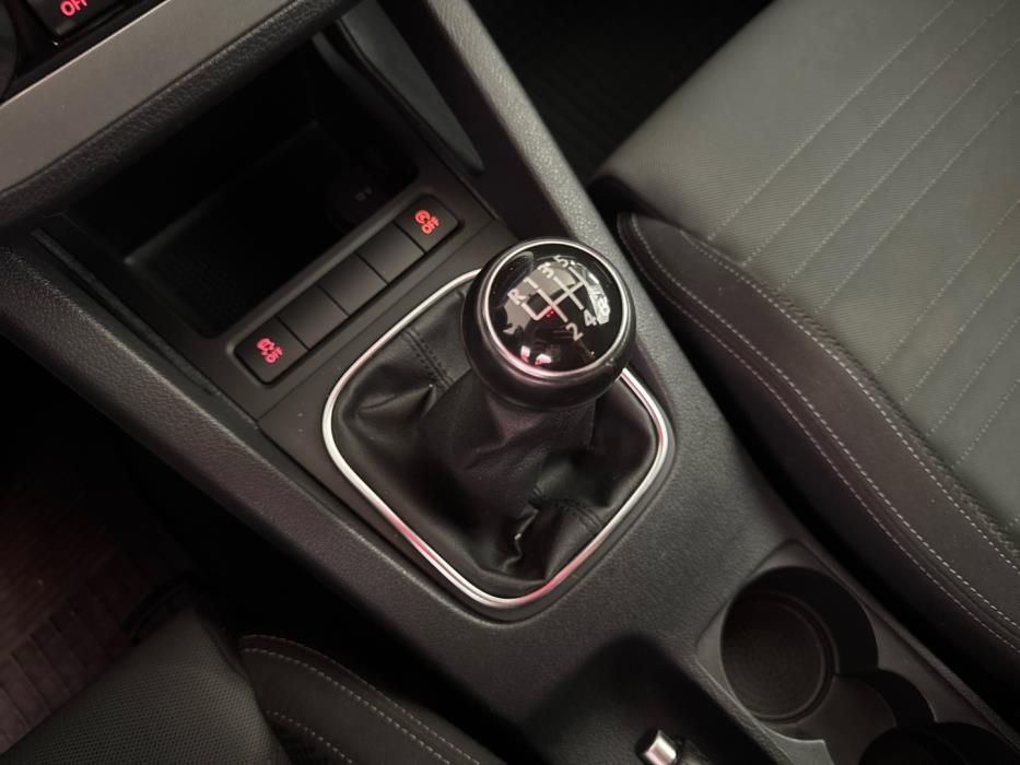 VOLKSWAGEN Scirocco 2011