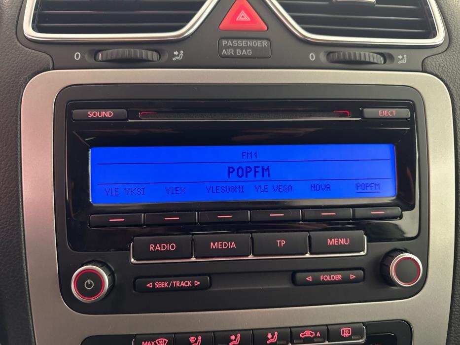 VOLKSWAGEN Scirocco 2011