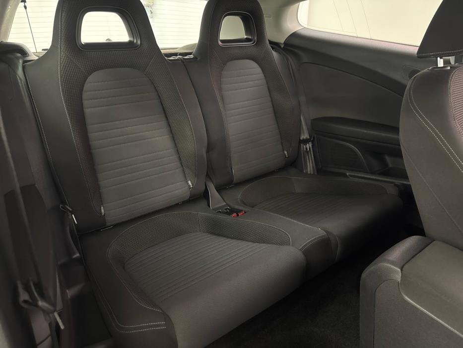 VOLKSWAGEN Scirocco 2011