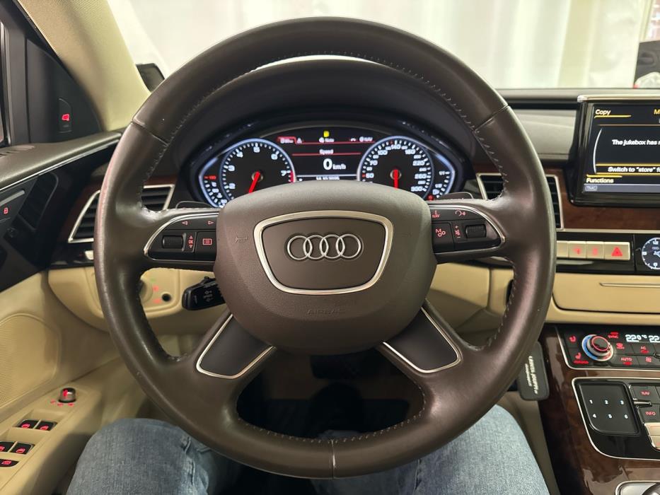 AUDI A8 2010
