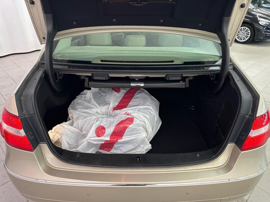 MERCEDES-BENZ E 2010