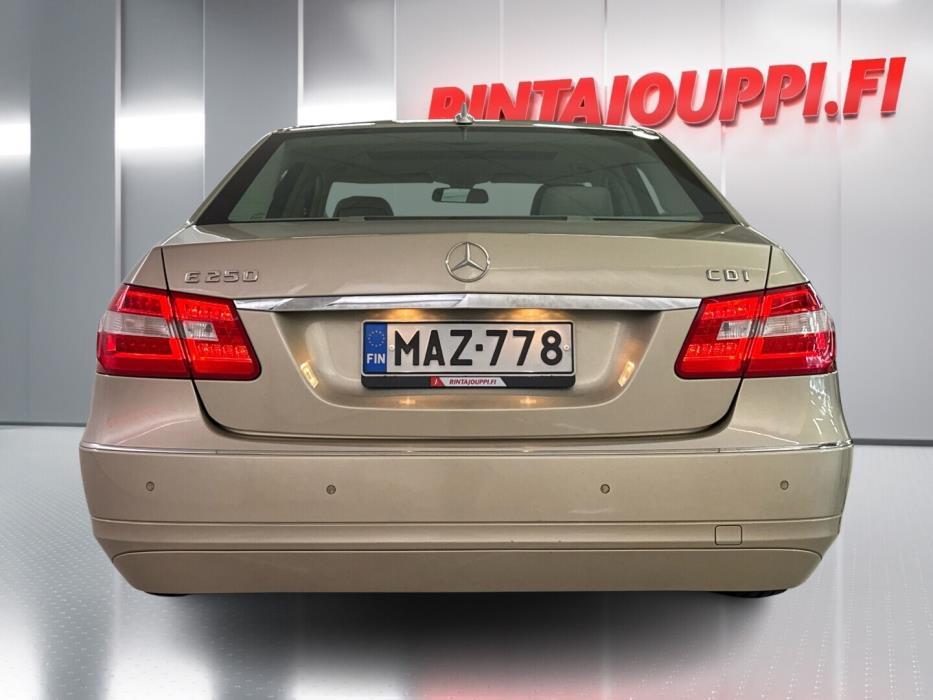 MERCEDES-BENZ E 2010