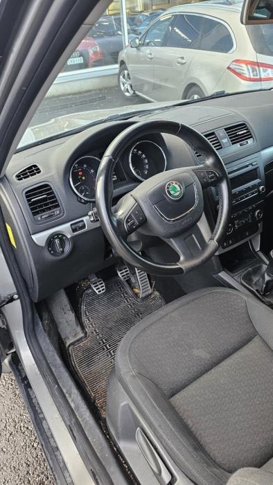 SKODA Yeti 2012