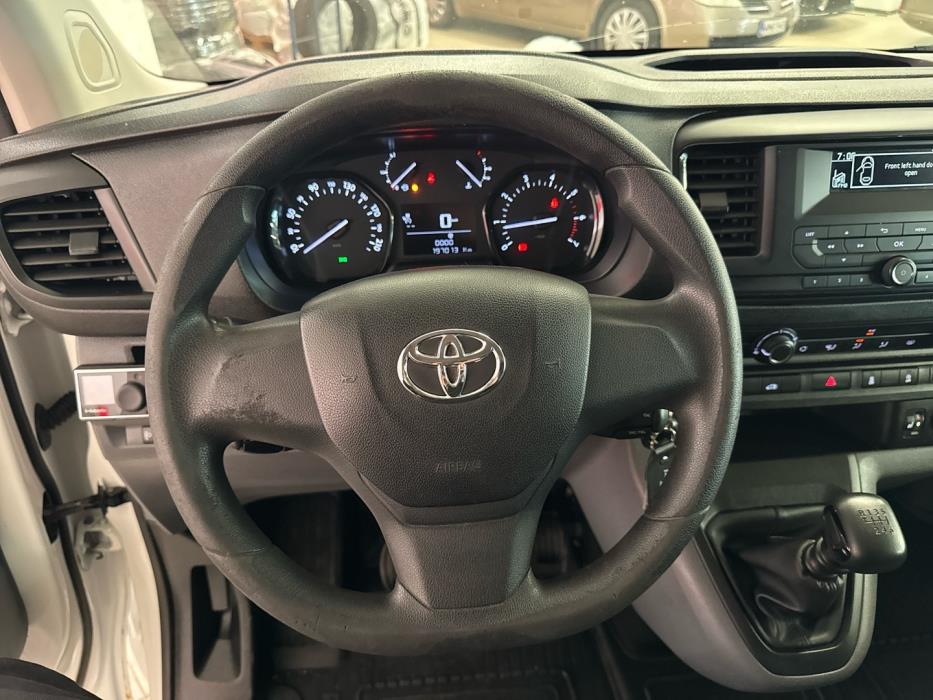 TOYOTA Proace 2017