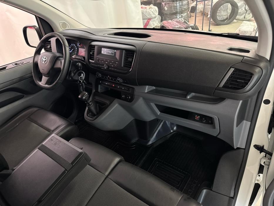 TOYOTA Proace 2017