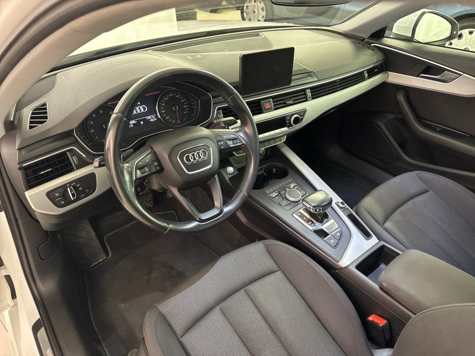AUDI A4 2018