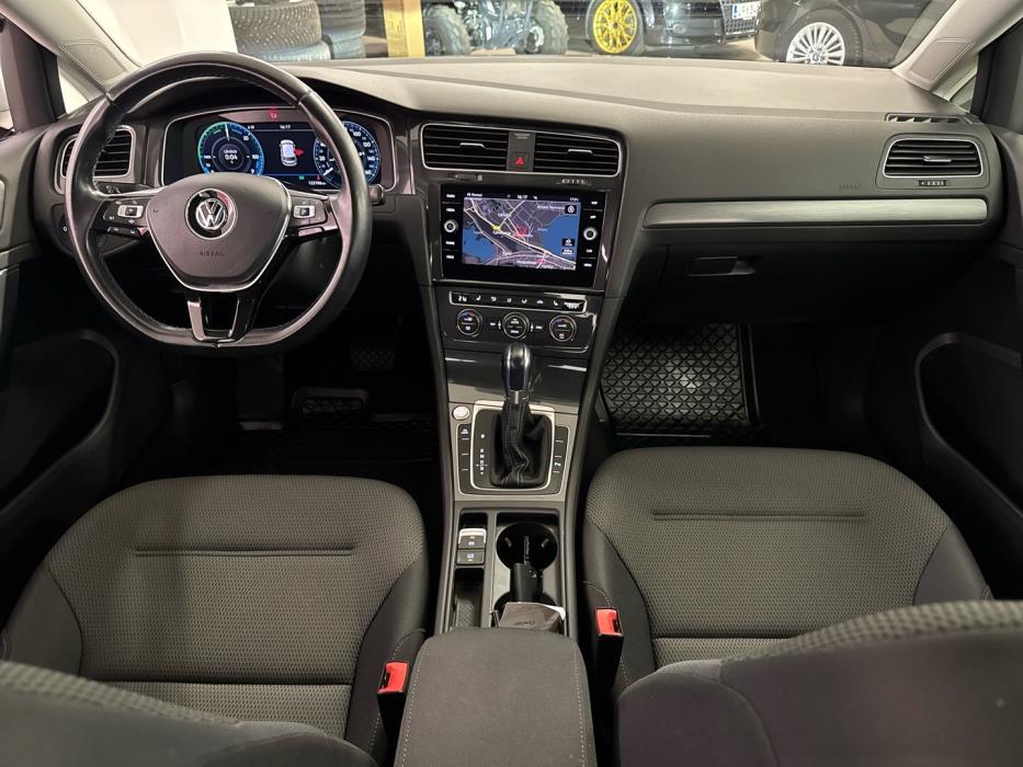 VOLKSWAGEN Golf 2019