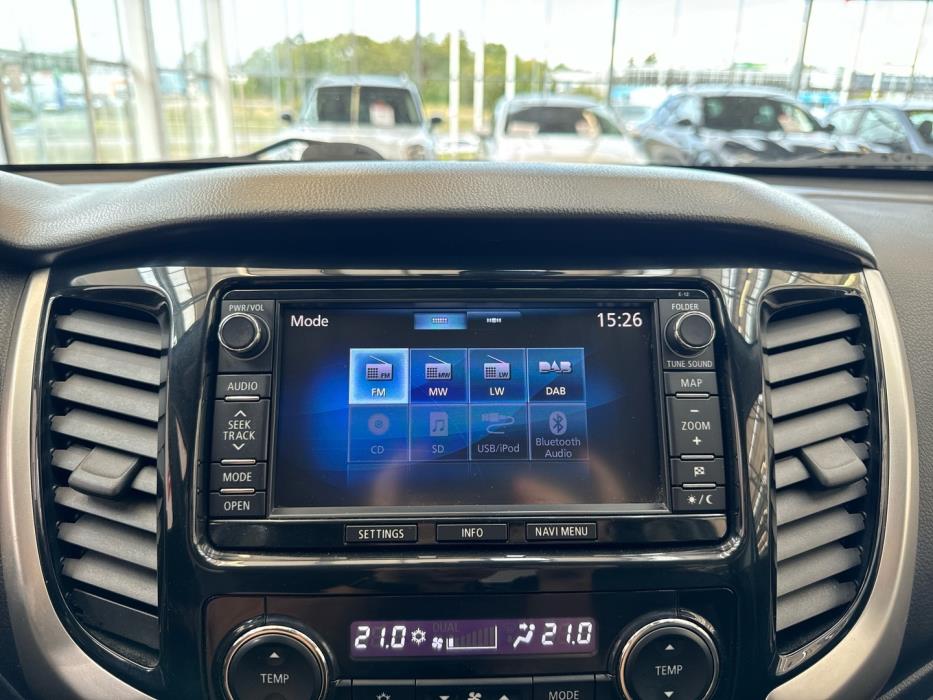 MITSUBISHI L200 2015