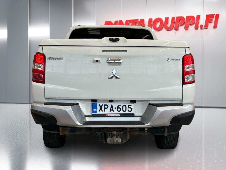 MITSUBISHI L200 2015