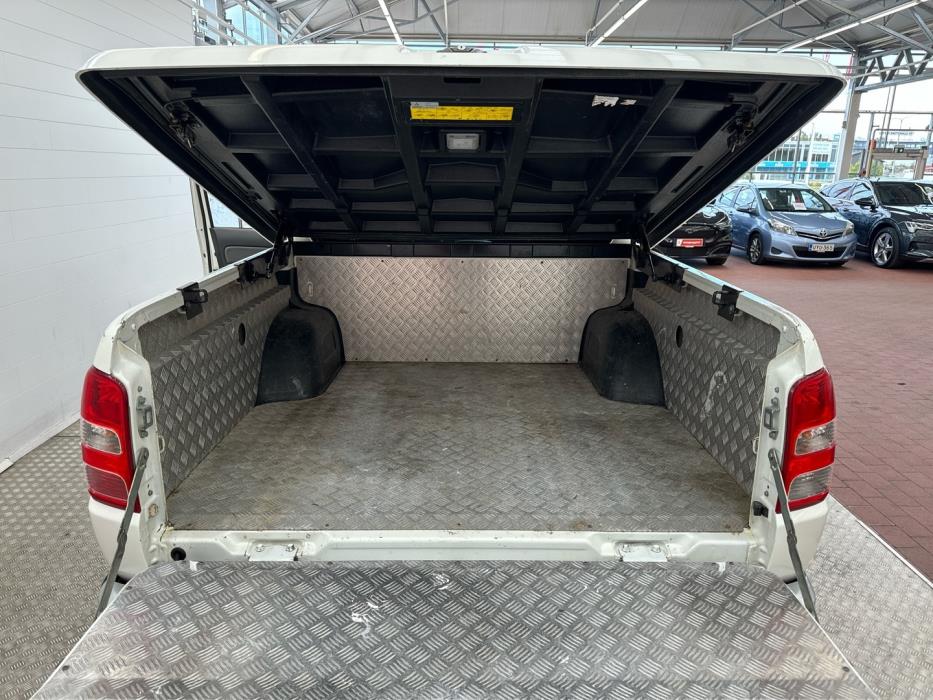 MITSUBISHI L200 2015