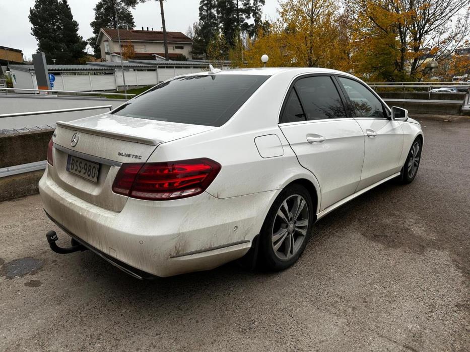 MERCEDES-BENZ E 2015