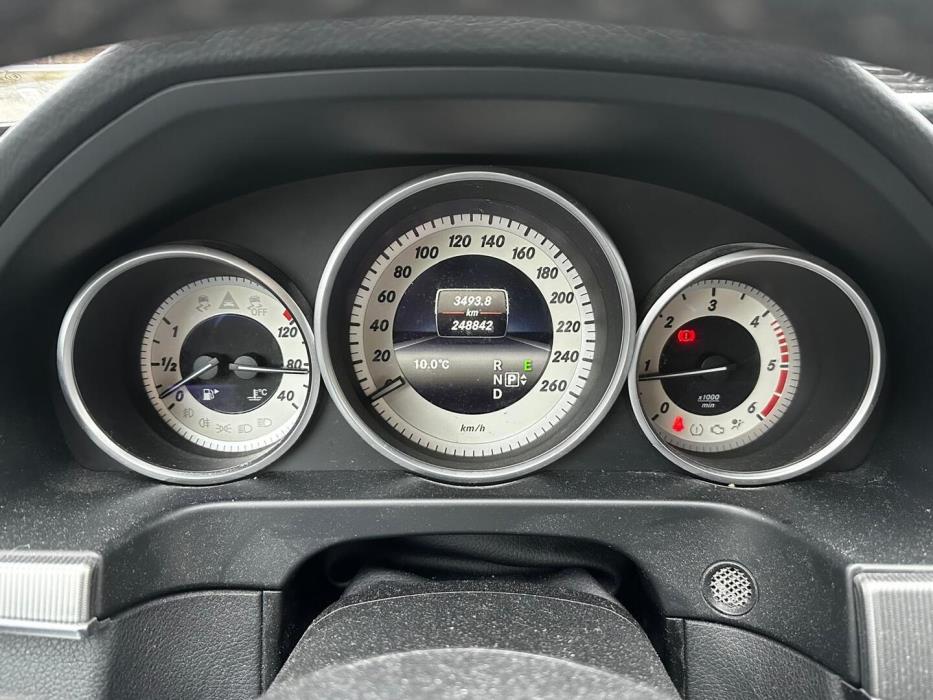 MERCEDES-BENZ E 2015