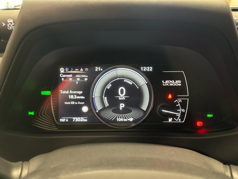 LEXUS UX 2022