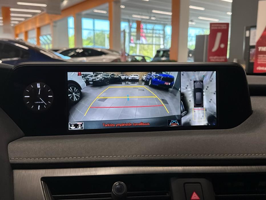 LEXUS UX 2022