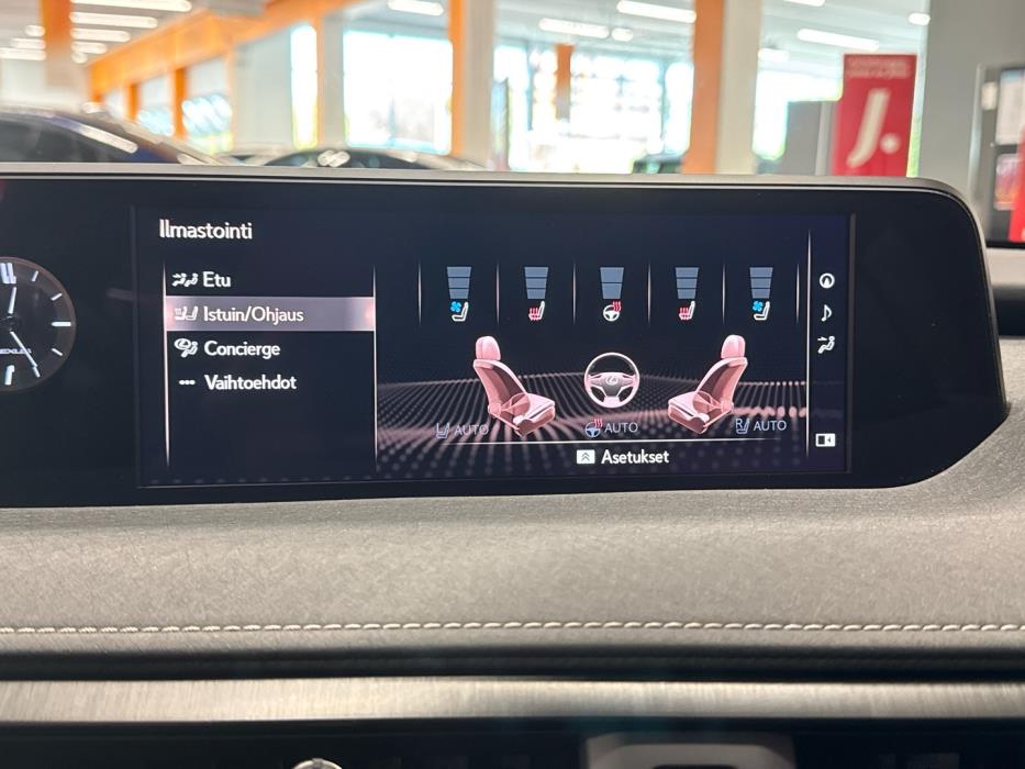 LEXUS UX 2022