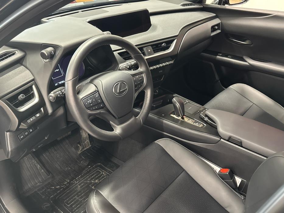 LEXUS UX 2022