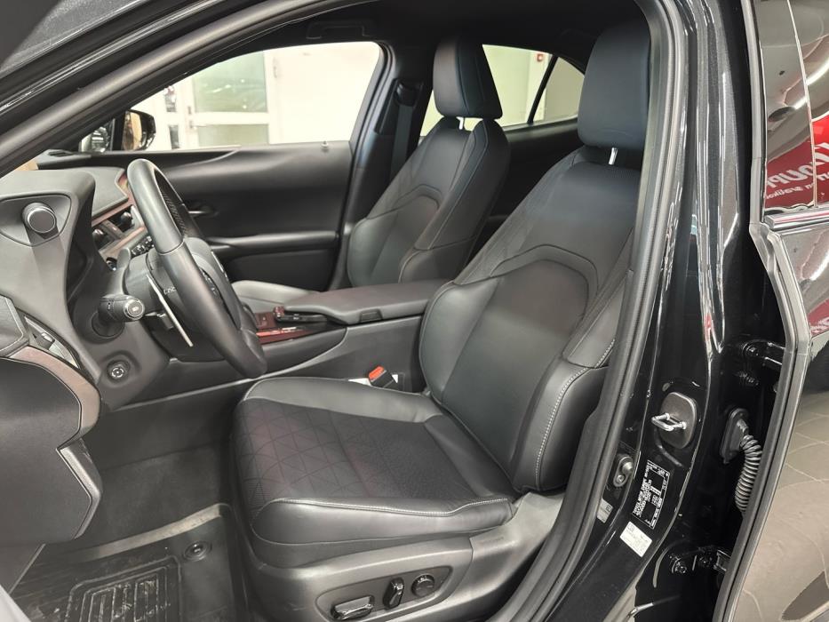 LEXUS UX 2022