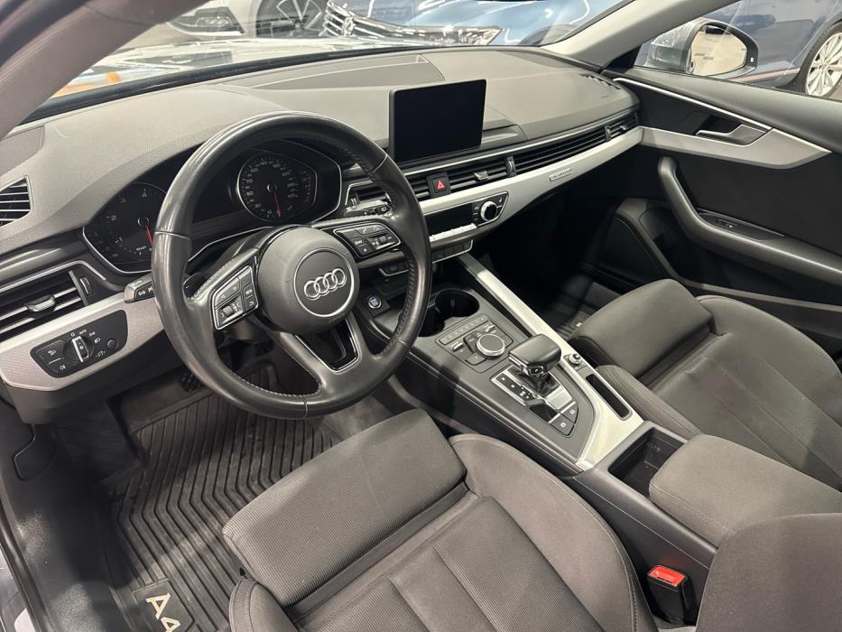 AUDI A4 2018