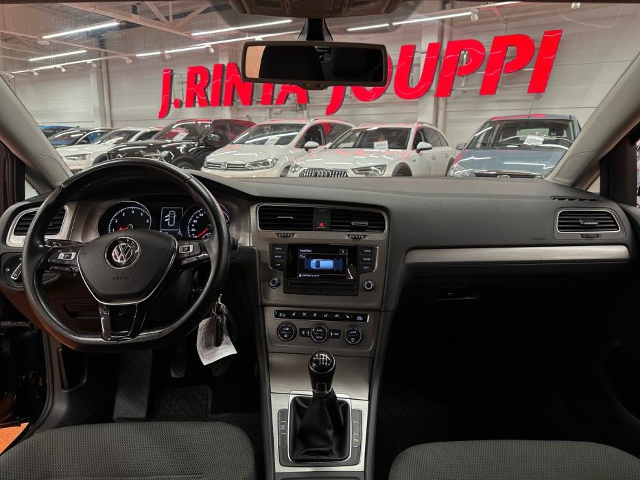 VOLKSWAGEN Golf 2014
