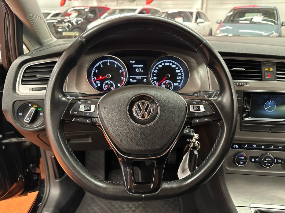 VOLKSWAGEN Golf 2014