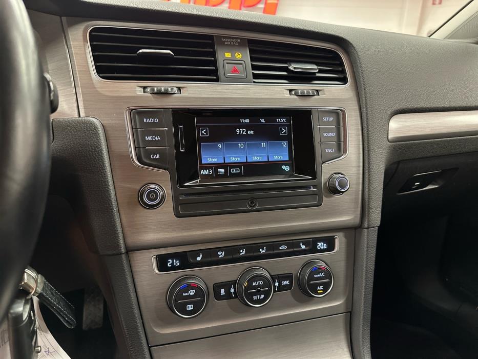 VOLKSWAGEN Golf 2014