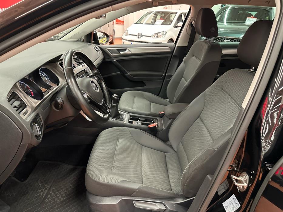 VOLKSWAGEN Golf 2014