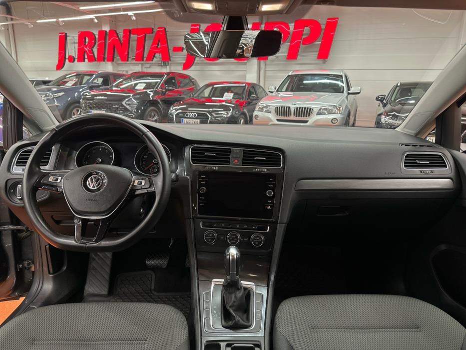 VOLKSWAGEN Golf 2018