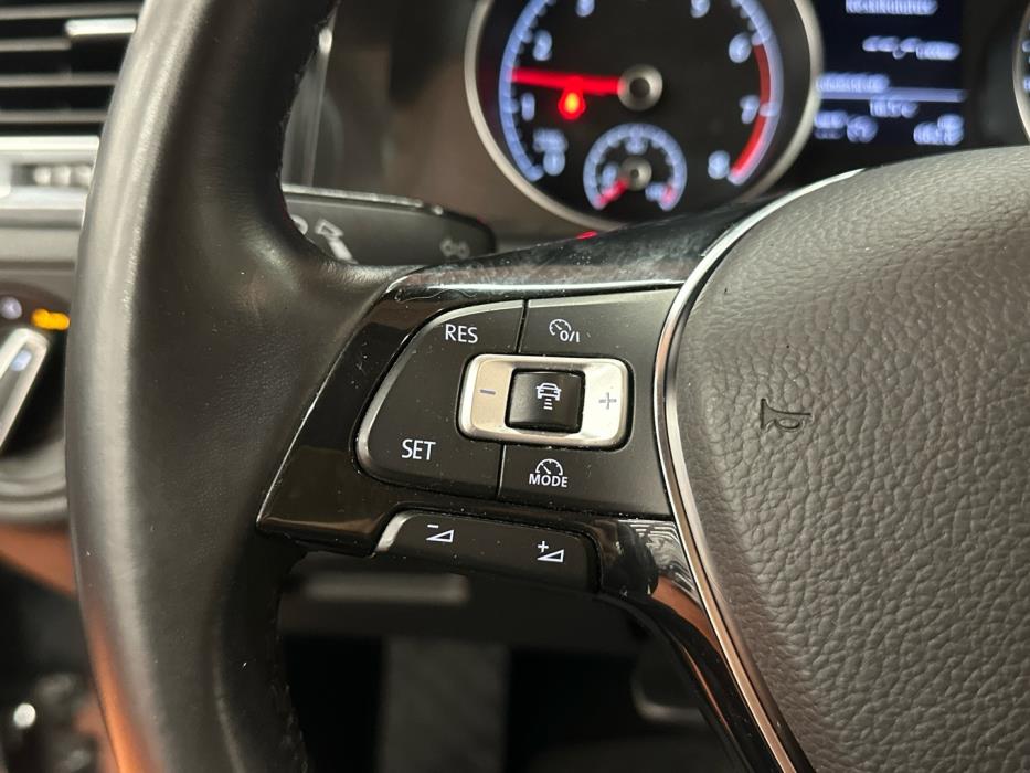 VOLKSWAGEN Golf 2018