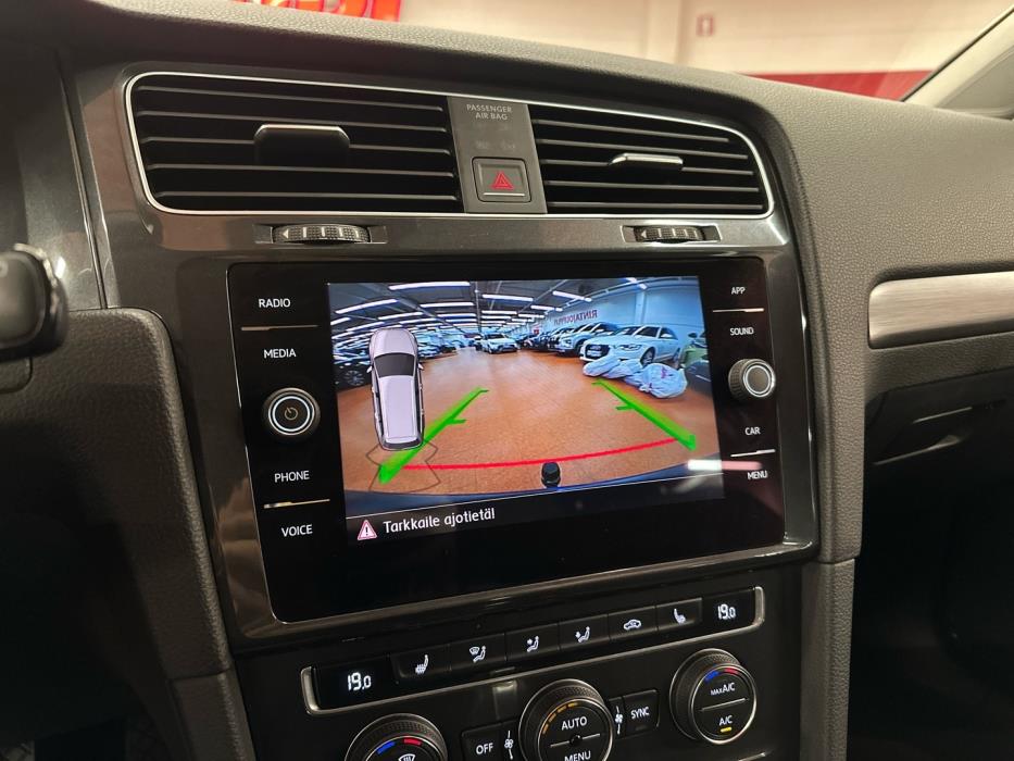 VOLKSWAGEN Golf 2018
