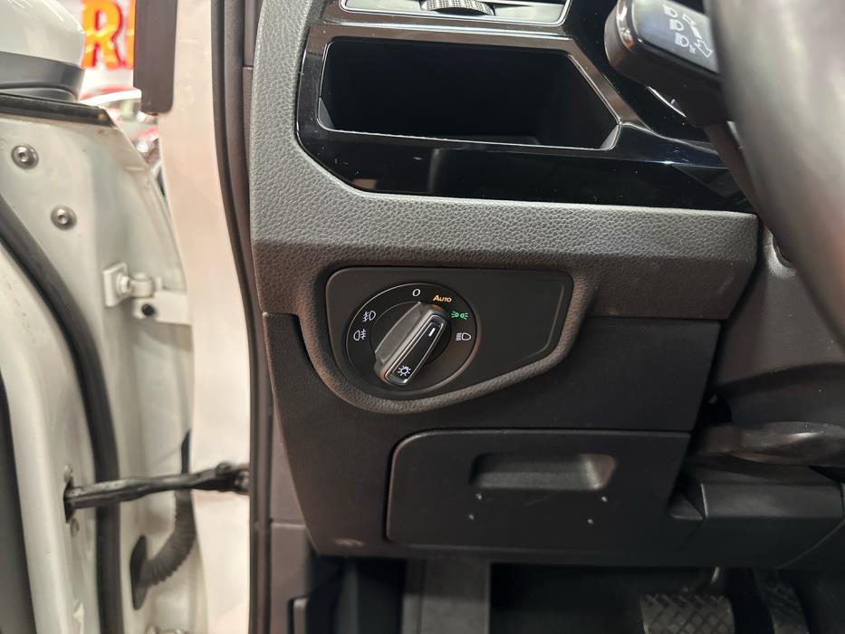 VOLKSWAGEN Touran 2019