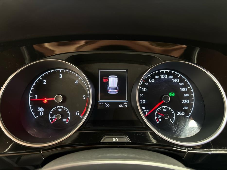 VOLKSWAGEN Touran 2019