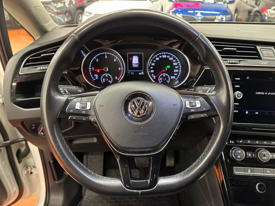 VOLKSWAGEN Touran 2019