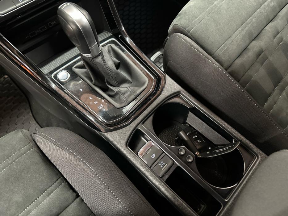 VOLKSWAGEN Touran 2019