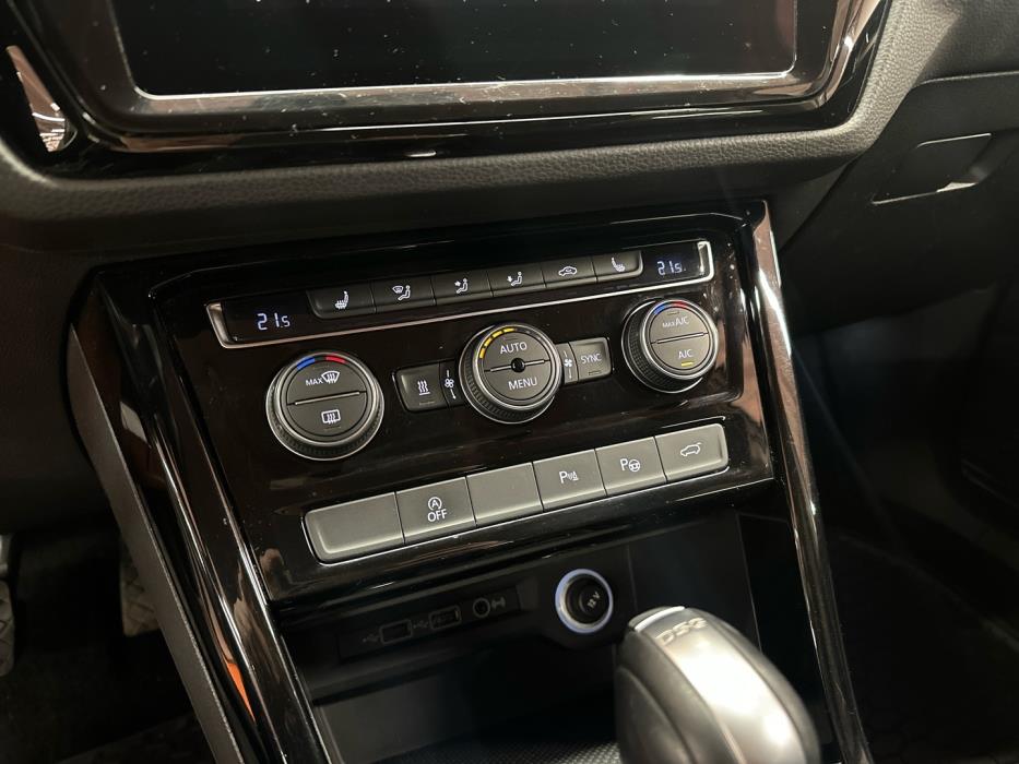 VOLKSWAGEN Touran 2019