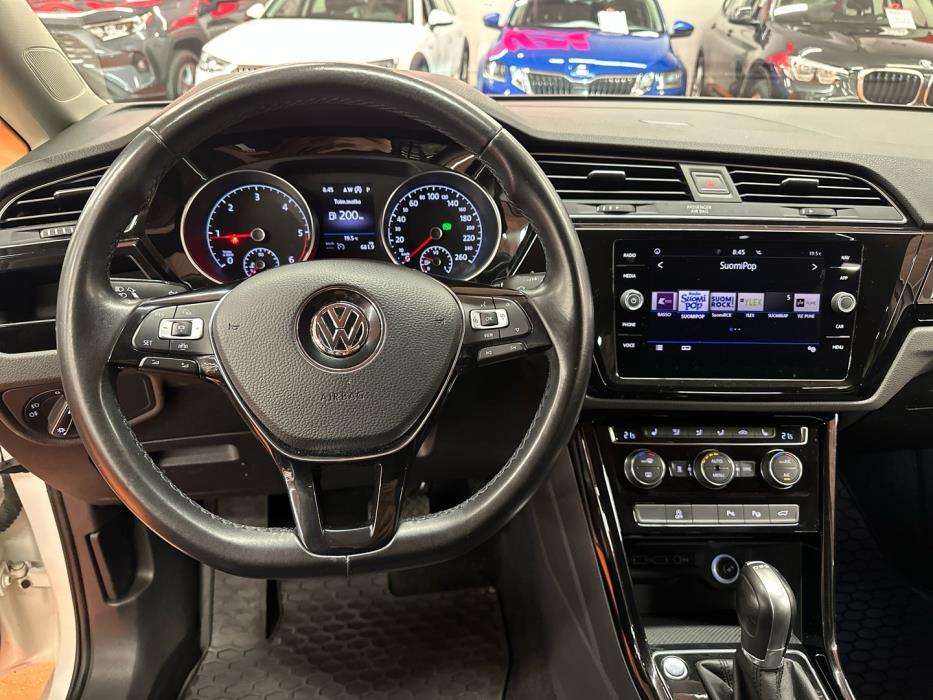 VOLKSWAGEN Touran 2019