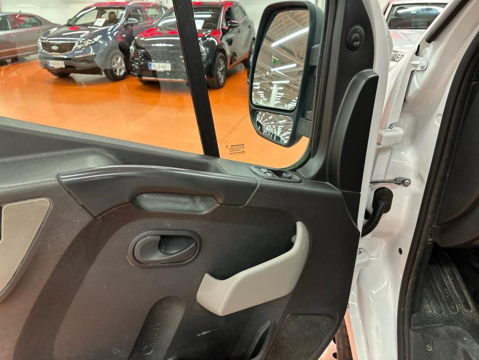 NISSAN NV400 2019
