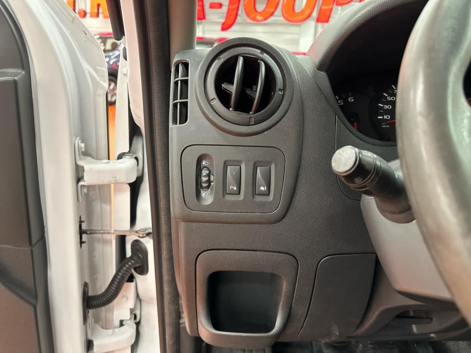 NISSAN NV400 2019