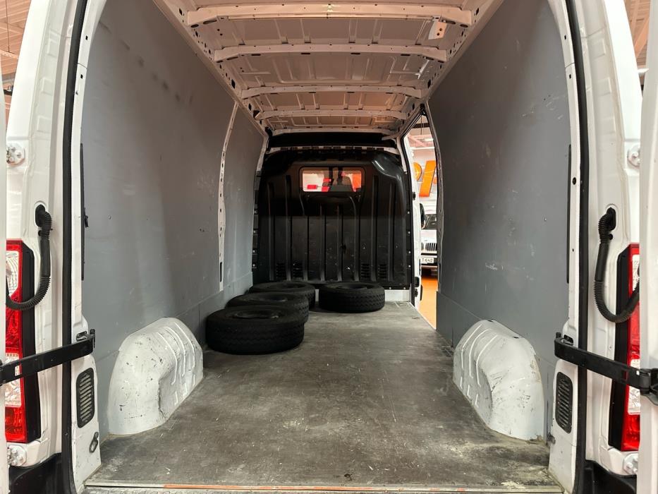 NISSAN NV400 2019