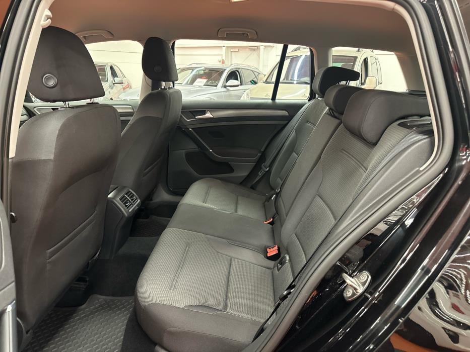 VOLKSWAGEN Golf 2013